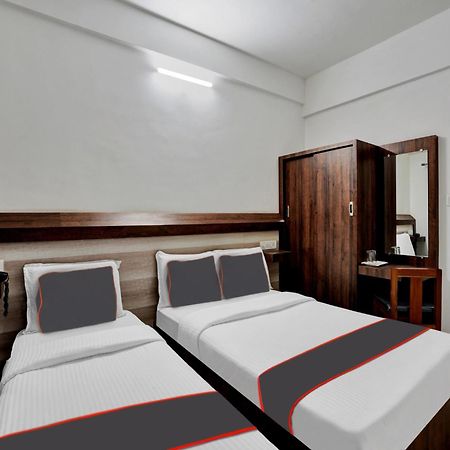 B Six Hotel Бенґалуру Екстер'єр фото