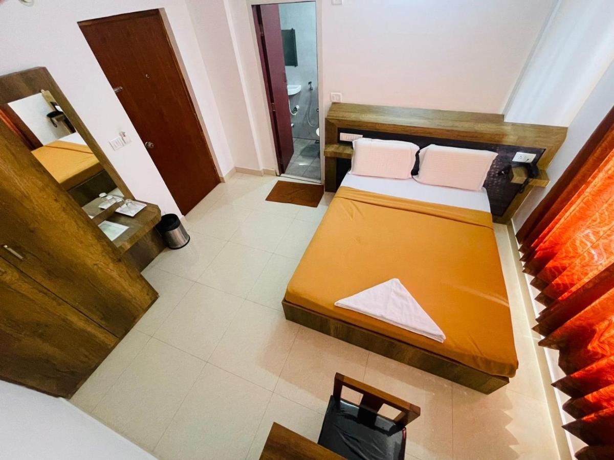 B Six Hotel Бенґалуру Екстер'єр фото