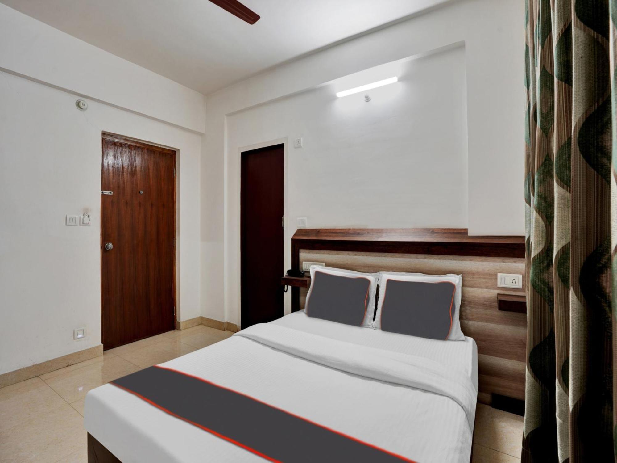 B Six Hotel Бенґалуру Екстер'єр фото